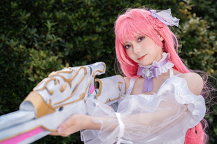 【コスプレ】「私たちは希望の象徴、勝利の女神です」 『NIKKE』ドロシーの純白のドレス姿がまるで天使！！注目レイヤー・桜はるか【写真10枚】 画像