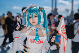 【コスプレ】レーシングミクはやはり神！トリダモノ先生デザインの2023Ver.のコスを人気レイヤー・うりんが披露【写真8枚】 画像