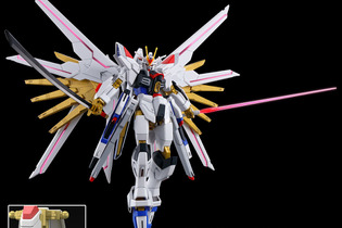 劇場版『ガンダムSEED』より新作ガンプラ「マイティーストライクフリーダムガンダム」発表！実剣装備の二刀流がカッコよすぎ 画像