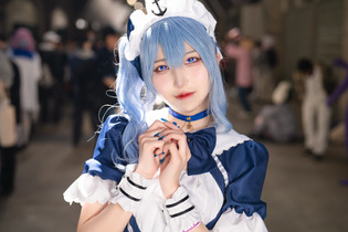 【コスプレ】頭上から差し込む光を浴びた姿がエモい！「あくたんメイド衣装xすいちゃん＝最強」を証明する美少女レイヤー【写真8枚】 画像