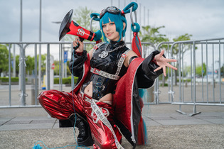 【コスプレ】「マジミラ2023」の衣装を自作！ニコ超に出現した「初音ミク」美女レイヤーのハイクオリティっぷりに驚嘆… 画像