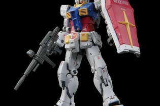 最初期のRGガンプラを進化させた「RG RX-78-2 ガンダム Ver.2.0」パッケージデザインがカッコいい！リアリスティックデカール貼付の商品写真も初公開 画像