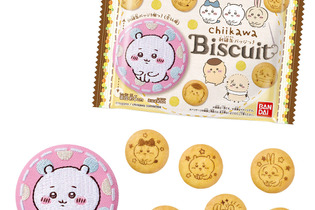 “ちいかわ”の刺繍缶バッジが可愛い！イラスト付きビスケットも美味しそうなお菓子が発売 画像