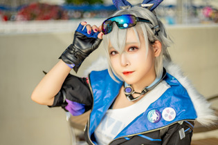 【コスプレ】『崩壊：スターレイル』のスタイリッシュビューティー！銀狼の美女レイヤー推参【写真6枚】 画像