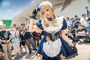 【コスプレ】「台湾に働きに来た、『原神』メイドのナヴィアです」―金髪美女の網タイツにドキッ【写真11枚】 画像