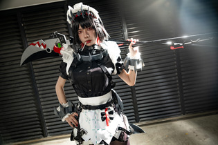 【コスプレ】超絶スタイリッシュ！美脚に黒タイツが映える“鮫メイド”はお好き？【写真8枚】 画像