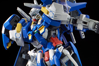 プレバンで「ガンダム00」のMGガンプラ2種が再販！「アヴァランチエクシアダッシュ」「アストレア TYPE-F（フルウェポンセット）」をラインナップ 画像