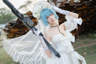 【コスプレ】ウエディングドレスと機関銃！『ドルフロ』Zas M21を再現する美女レイヤー【写真8枚】 画像