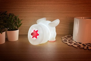 『モンハン』屈指の不気味さを誇る「フルフル」がインテリアライトに！電撃攻撃をイメージした「青明滅モード」も搭載 画像