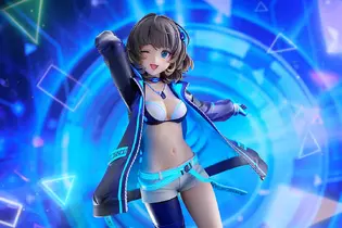 ジャケットの下には大胆なダンス衣装！『デレマス』より「高垣楓」1/7スケールフィギュアが予約受付中ーブラックライトを当てることで青く発光 画像