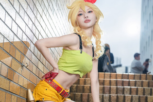 【コスプレ】令和に“昭和のぴちぴちギャル”現る！スタイル抜群な「ドラゴンボール」ランチに子供時代のトキメキが蘇る【写真11枚】 画像