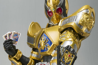 ブレイド最強形態「仮面ライダーブレイド キングフォーム」がS.H.Figuartsになって登場 画像