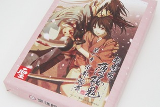 「京まふ」コラボ八ッ橋に「劇場版 薄桜鬼  第一章 京都乱舞」が登場、変若水をイメージしたいちご味に 画像