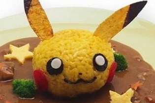 「ピカチュウカフェ」限定メニューが食べられないくらいカワイイ！「Pokemon the movie XY展」限定メニュー・グッズの情報が公開 画像