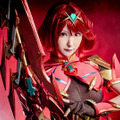 HIKO（@HIKOHIKO_0204）_ホムラ (Pyra) 『ゼノブレイド2』／撮影：孩雅多（@HayatoSK）、衣装・道具 制作：ジークフリート（@siegfried174）