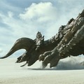 映画「モンスターハンター」地中から”ディアブロス亜種”が強襲！ファンお馴染みの場面を完全再現した最新映像公開