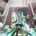 王冠をかぶったゴージャスな「初音ミク」フィギュアが、3月9日11時から予約開始！公式絵も手掛けるiXima先生のイラストを立体化