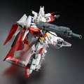 「HG 1/144 トライエイジガンダム」の再販予約受付が本日10日11時より開始！特徴のトリコロールカラー、マントエフェクトを再現