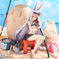 フリルの水着とおヘソが輝く…！『アズレン』島風が海でバカンスを楽しむフィギュア登場―イラスト忠実再現の台座が付くDX版も