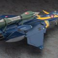 「マクロスプラス」もうひとつの主役「YF-21」がフォールドブースター&ファストパック付きでプラモデルになって登場