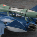 「マクロスプラス」もうひとつの主役「YF-21」がフォールドブースター&ファストパック付きでプラモデルになって登場