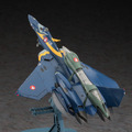 「マクロスプラス」もうひとつの主役「YF-21」がフォールドブースター&ファストパック付きでプラモデルになって登場