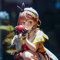 しゃがみ姿のライザを発見！「TGS2024」コーエーテクモブースに展示のフィギュアを写真でお届けー新作主人公・ユミアの造形にも注目