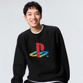 GUから「PlayStation」30周年コラボコレクション登場！発売当時の90年代をテーマに、象徴的なロゴやモチーフをデザイン