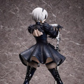 スラリとした美脚まで、1/4スケールで再現！「NieR:Automata」2Bフィギュアの圧倒的存在感