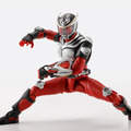 「仮面ライダー龍騎」アクションフィギュアが最高にクール！圧倒的な可動域、OPで印象的な複眼も光る