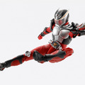 「仮面ライダー龍騎」アクションフィギュアが最高にクール！圧倒的な可動域、OPで印象的な複眼も光る