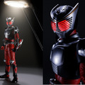 「仮面ライダー龍騎」アクションフィギュアが最高にクール！圧倒的な可動域、OPで印象的な複眼も光る