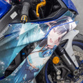 常闇トワ様の「マツダ3」に輪堂千速のヤマハバイクも！岐阜に集まったホロライブの痛車・痛バイクまとめ【第九回 天下無双 東西最強痛車決戦 フォトレポ】