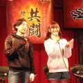MCを努めた椿姫彩菜さん（右）と、ソニー・コンピュータエンタテインメント広報担当の北尾泰大氏