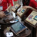 【CEATEC 2013】メタルスライムでできた「ドラクエスマホ」をチェック！クラウド版『ドラゴンクエストX』も体験