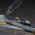 ハセガワから「1:72スケール  VF-25F/S メサイア」が登場、アルト機F型とオズマ機S型の選択式