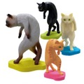 猫背すぎるネコのフィギュア第2弾「猫背2」がガシャポンで発売中、さまざまな猫背が全12種類