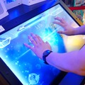 【レポート】これが「立体音響」か！AC『CYTUS Ω』筐体と新要素がお披露目 ― ロケテ初日