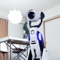 2016年発売の“プロジェクタ搭載”可変型ロボット「Tipron」がカッコイイ…自動で移動し自動で変形する