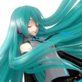 「LUX × 初音ミク」コラボCM公開！電子の歌姫がスカーレット・ヨハンソンと夢の競演