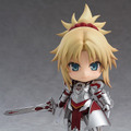 「Fate/Apocrypha」“赤”のセイバーがねんどろいど化―不貞隠しの兜も付属！