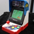 会場で「NEOGEO mini」を発見！気になるサイズや操作性をチェック【E3 2018】