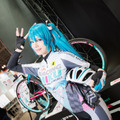 【コスプレ】「ワンフェス2019冬」初音ミクに扮したコンパニオンさんに注目！ GSRコーナー【写真34枚】