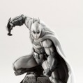 『バットマン：アーカム』シリーズ10周年記念フィギュア登場！衝撃を与えたホワイトカラーVer.でリペイント