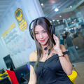 【COMPUTEX 2019】創立30周年のASUSがゲーミングPCブランド「ROG」と合わせて2ブース出展！台湾美女コンパニオンが眩しい【写真70枚】