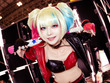 【コスプレ】ハーレイ・クインの等身大フィギュアですか！？ホームラン級の美くびれと抜群のスタイルでかっ飛ばす【写真10枚】 画像