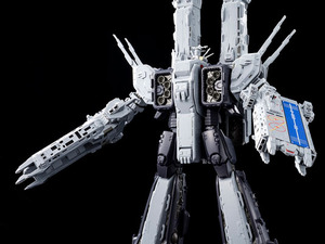 劇場版「超時空要塞マクロス」より「完全変形SDF-1 MACROSS」が再販！要塞型から強行型への変形を完全再現 画像