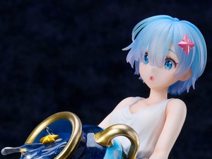 神話風の衣装から伸びる太もも！「リゼロ」より「レム」が1/7スケールフィギュア化ーあふれ出す水はまるで本物のような透明感 画像