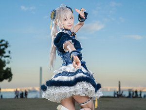 【コスプレ】スラリと伸びる美脚が映える！ミニスカ×もこもこのチャイナ風衣装が似合う美女レイヤーは可愛さも満点【写真7枚】 画像