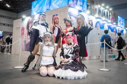 「コミケ102」2日目も大盛況！雨にも負けず、人気コスプレイヤーが水着姿でお出迎え